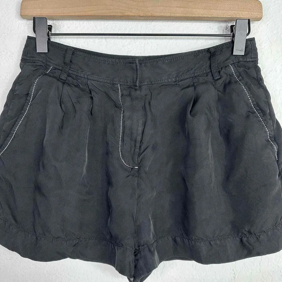 Tibi Shorts Women's Size 0 Black White Pin‎ Stripe Cupro Pleated Front High Rise - Picture 1 of 5
